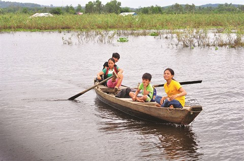 Une classe au milieu d’un lac-réservoir à Dông Nai ảnh 1