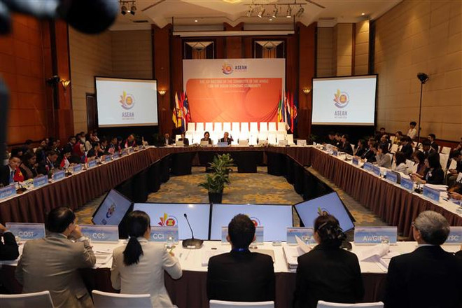 Réunion du Comité plénier pour la Communauté économique de l’ASEAN à Hanoï ảnh 1 Réunion du Comité plénier pour la Communauté économique de l’ASEAN à Hanoï ảnh 1