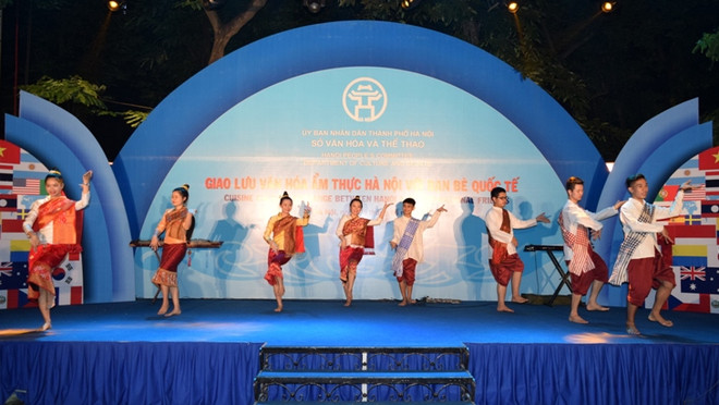 Hanoi: échange gastronomique avec les amis étrangers ảnh 1 Hanoi: échange gastronomique avec les amis étrangers ảnh 1