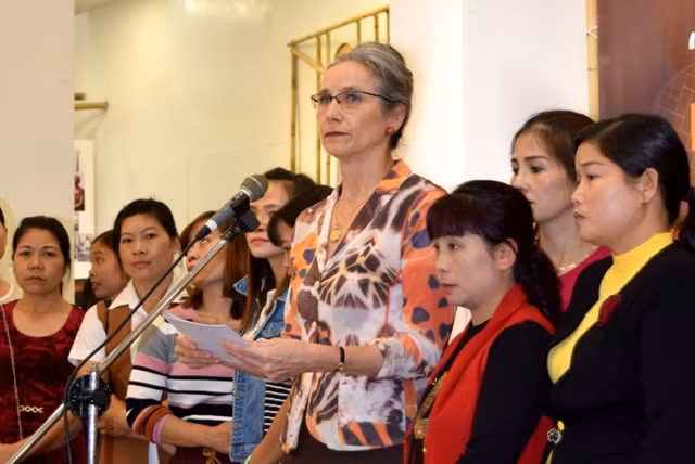 «Traverser la tempête» : la lutte contre la violence familiale ảnh 2