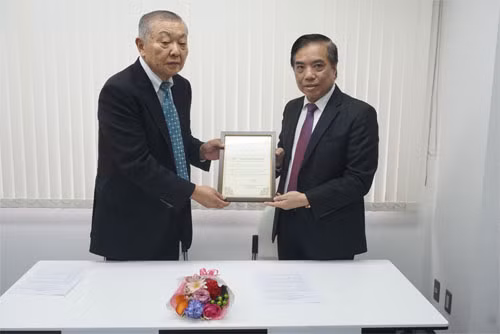 L’Université du commerce extérieur ouvre un bureau au Japon ảnh 1