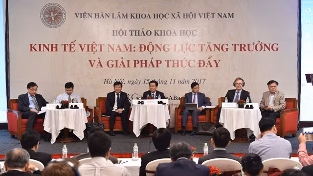 La croissance économique doit servir le peuple ảnh 1