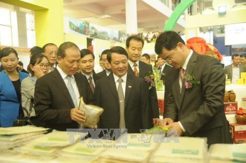 Des contrats de plus de 258 millions d'USD signés à la foire commerciale Vietnam-Chine ảnh 1 Des contrats de plus de 258 millions d'USD signés à la foire commerciale Vietnam-Chine ảnh 1