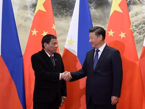 APEC 2017: Xi Jinping rencontre les dirigeants des Philippines, du Japon et de la R. de Corée ảnh 1