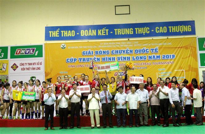 Volley-ball: le Vietnam brille lors d'un tournoi international à Vinh Long ảnh 1 Volley-ball: le Vietnam brille lors d'un tournoi international à Vinh Long ảnh 1