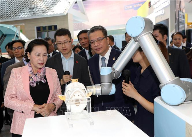 La présidente de l’AN Nguyen Thi Kim Ngan visite le parc scientifique de Zhongguancun ảnh 1 La présidente de l’AN Nguyen Thi Kim Ngan visite le parc scientifique de Zhongguancun ảnh 1