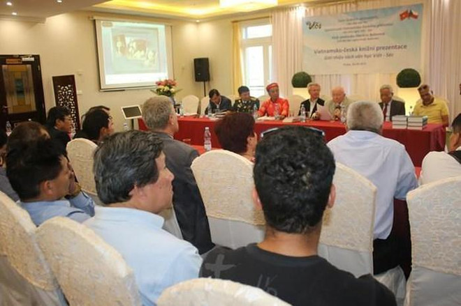 La littérature, passerelle culturelle entre le Vietnam et la République tchèque ảnh 1