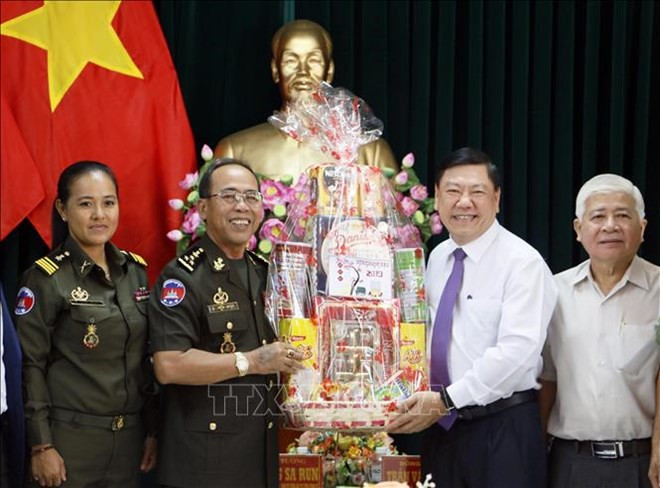 Une délégation militaire cambodgienne en visite à Vinh Long ảnh 1 Une délégation militaire cambodgienne en visite à Vinh Long ảnh 1