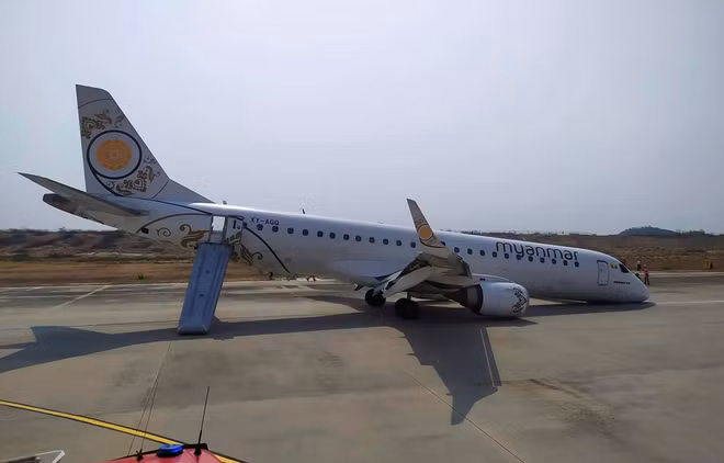 Birmanie: atterrissage d'urgence sans train avant ảnh 1