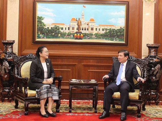 Le président du Comité populaire de HCM-Ville reçoit le nouveau consul du Laos ảnh 1 Le président du Comité populaire de HCM-Ville reçoit le nouveau consul du Laos ảnh 1