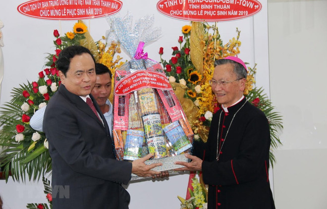 Pâques : le président du FPV présente ses vœux aux catholiques de Binh Thuan ảnh 1 Pâques : le président du FPV présente ses vœux aux catholiques de Binh Thuan ảnh 1