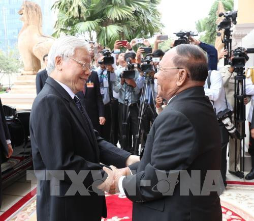 Les activités du secrétaire général du PCV et président Nguyen Phu Trong au Cambodge ảnh 2 Les activités du secrétaire général du PCV et président Nguyen Phu Trong au Cambodge ảnh 2