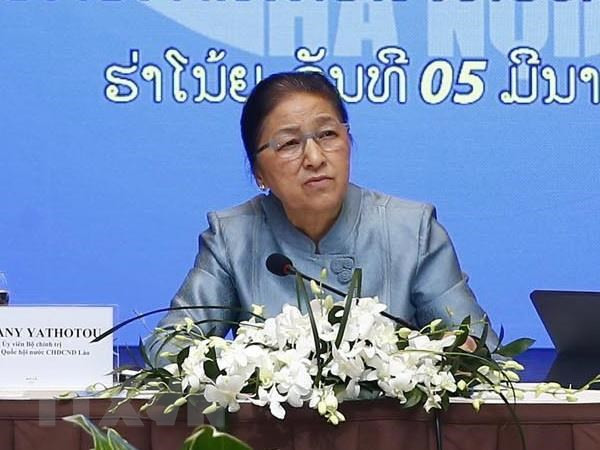 La présidente de l’AN du Laos se rend au groupe vietnamien Vingroup ảnh 1 La présidente de l’AN du Laos se rend au groupe vietnamien Vingroup ảnh 1