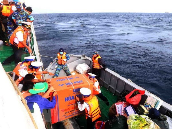 Cadeaux pour les soldats de l'archipel de Truong Sa à l'occasion du Têt traditionnel ảnh 1 Cadeaux pour les soldats de l'archipel de Truong Sa à l'occasion du Têt traditionnel ảnh 1