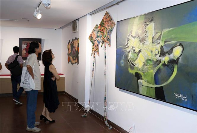 Exposition d’art "Le pont" à Da Nang ảnh 1