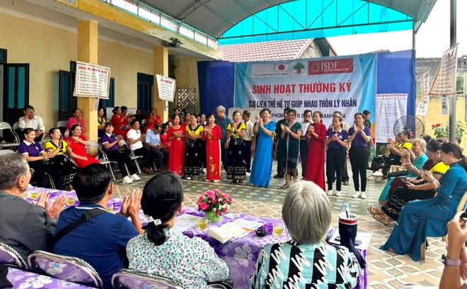 Des personnes âgées birmanes visitent le modèle de Club intergénérationnel d'entraide à Thanh Hoa ảnh 1 Des personnes âgées birmanes visitent le modèle de Club intergénérationnel d'entraide à Thanh Hoa ảnh 1