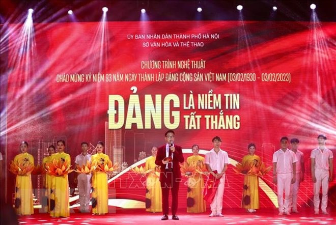 Un journal lao fait l'éloge des succès du Parti communiste du Vietnam ảnh 1 Un journal lao fait l'éloge des succès du Parti communiste du Vietnam ảnh 1