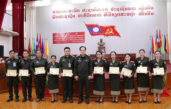 Le vietnamien est enseigné dans un hôpital militaire du Laos ảnh 1 Le vietnamien est enseigné dans un hôpital militaire du Laos ảnh 1