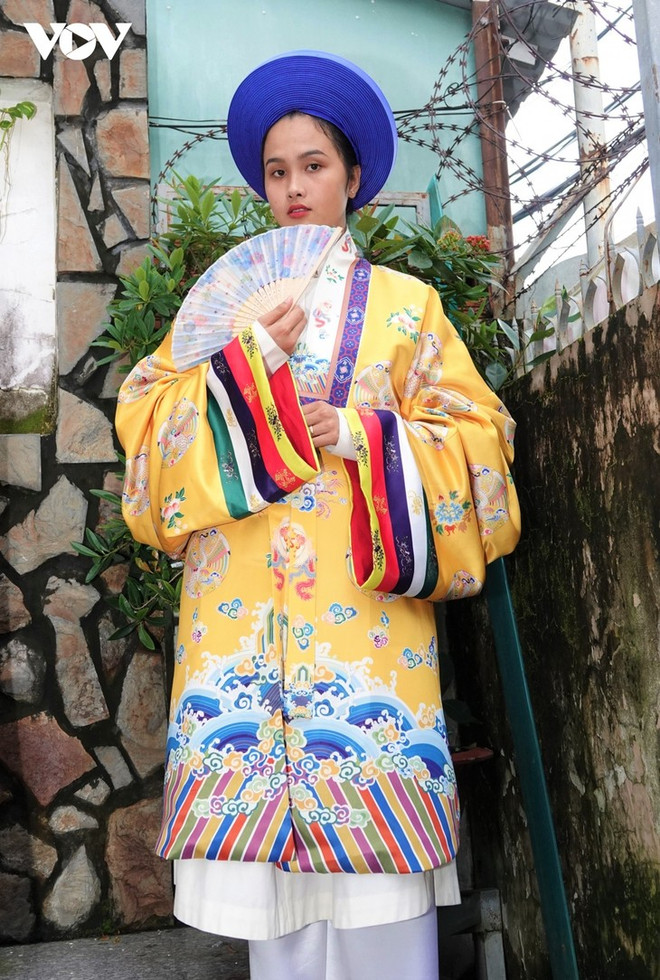 Trân Thanh Tong, un virtuose de la tenue traditionnelle vietnamienne - ảnh 2 Trân Thanh Tong, un virtuose de la tenue traditionnelle vietnamienne - ảnh 2