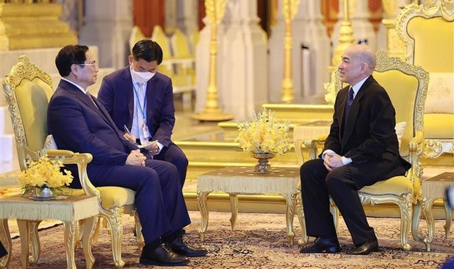 Le Premier ministre Pham Minh Chinh rend visite au Roi du Cambodge ảnh 1 Le Premier ministre Pham Minh Chinh rend visite au Roi du Cambodge ảnh 1