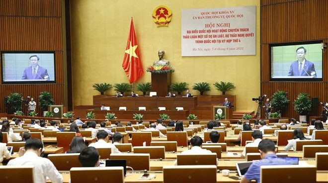 AN : les députés à plein temps discutent de six projets de loi et d’un projet de résolution ảnh 1 AN : les députés à plein temps discutent de six projets de loi et d’un projet de résolution ảnh 1