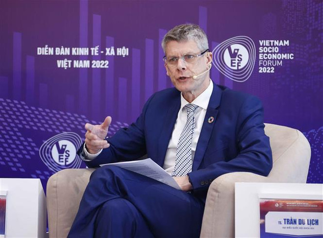 Des experts parlent de la politique foncière et du soutien aux entreprises et travailleurs ảnh 1 Des experts parlent de la politique foncière et du soutien aux entreprises et travailleurs ảnh 1