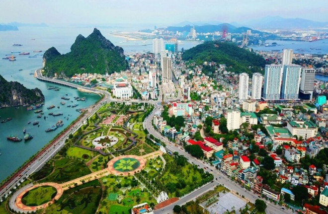 Quang Ninh se fixe l'objectif de devenir la prte d'entrée de la Région économique clé du Nord. Quang Ninh se fixe l'objectif de devenir la prte d'entrée de la Région économique clé du Nord.