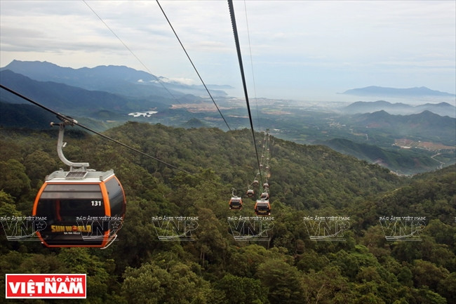 Bà Nà Hills, la « ville flottant dans les nuages » ảnh 2