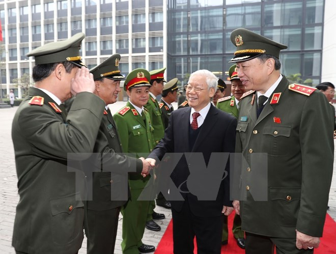 Nguyen Phu Trong encourage les forces policières à poursuivre leurs acquis ảnh 1 Nguyen Phu Trong encourage les forces policières à poursuivre leurs acquis ảnh 1