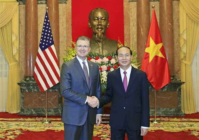 Le président Tran Dai Quang reçoit les nouveaux ambassadeurs nigérian, grec et américain ảnh 1 Le président Tran Dai Quang reçoit les nouveaux ambassadeurs nigérian, grec et américain ảnh 1