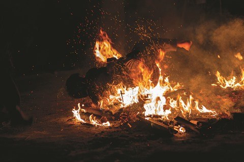 Les Dao rouges accueillent tout feu tout flamme l’année lunaire ảnh 3