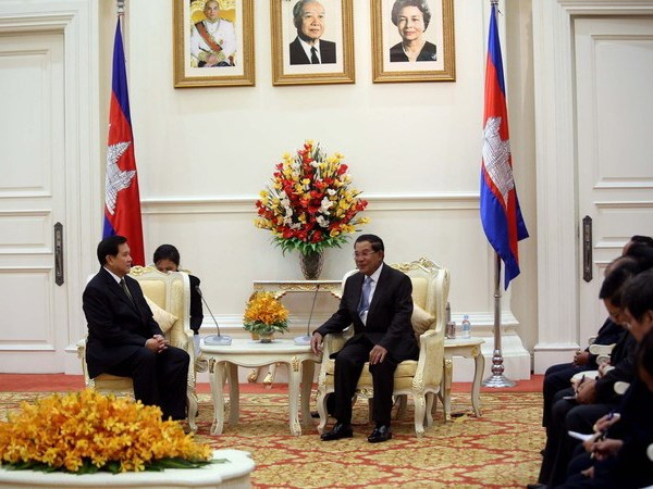 Des dirigeants thaîlandais et cambodgien se rencontrent à Phnom Penh ảnh 1