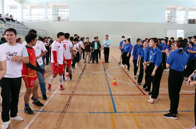 Can Tho: programme d’échange pour des étudiants vietnamiens et cambodgiens ảnh 1 Can Tho: programme d’échange pour des étudiants vietnamiens et cambodgiens ảnh 1