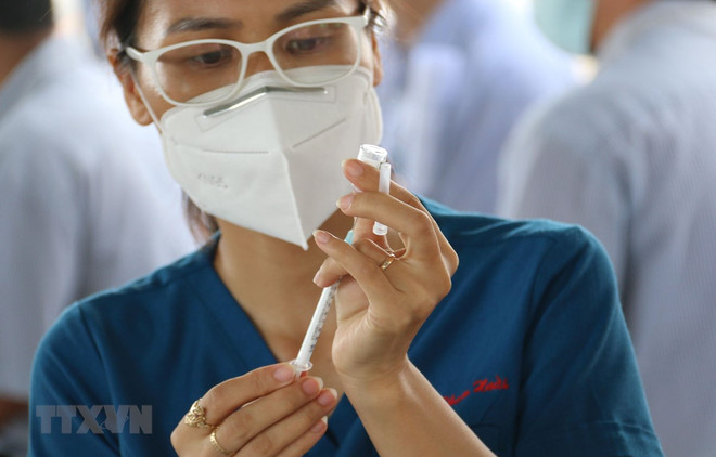 COVID-19 : plus de 860 nouveaux cas signalés en 24 heures ảnh 1 COVID-19 : plus de 860 nouveaux cas signalés en 24 heures ảnh 1