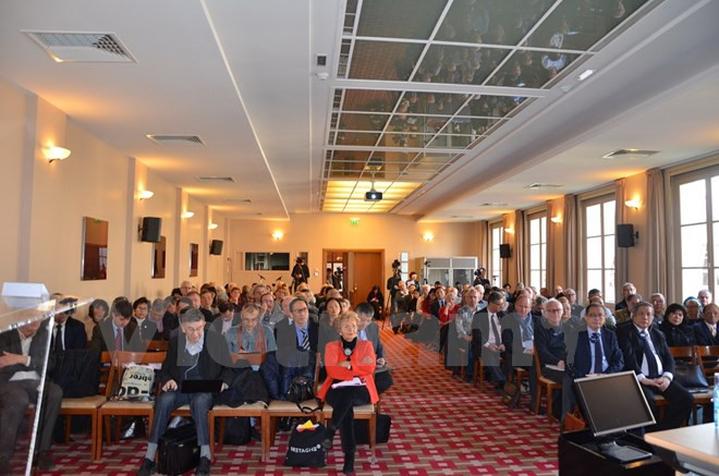 Le 12e Congrès national du PCV au menu d’un colloque en France ảnh 2 Le 12e Congrès national du PCV au menu d’un colloque en France ảnh 2