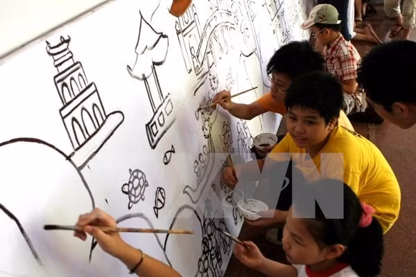 La plus longue rue de la peinture bientôt à Hanoi ảnh 1