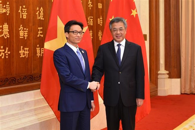 Le vice-PM Vu Duc Dam assiste au 5e Salon Chine-Asie du Sud ảnh 2 Le vice-PM Vu Duc Dam assiste au 5e Salon Chine-Asie du Sud ảnh 2