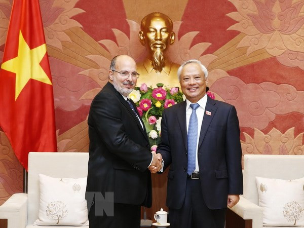 Le vice-président de l’AN Uong Chu Luu insiste sur l'amitié traditionnelle avec Cuba ảnh 1 Le vice-président de l’AN Uong Chu Luu insiste sur l'amitié traditionnelle avec Cuba ảnh 1