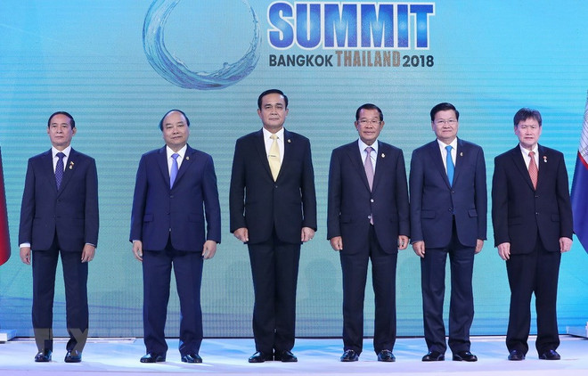 Le PM Nguyên Xuân Phuc multiplie ses rencontres en Thaïlande ảnh 1 Le PM Nguyên Xuân Phuc multiplie ses rencontres en Thaïlande ảnh 1