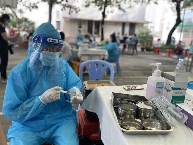 COVID-19 : plus de 23.000 nouveaux cas enregistrés ce jeudi ảnh 1 COVID-19 : plus de 23.000 nouveaux cas enregistrés ce jeudi ảnh 1