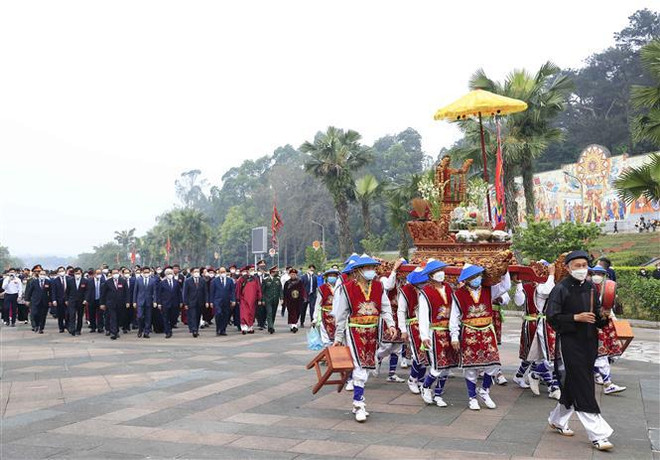 Le président Nguyen Xuan Phuc rend hommage aux rois fondateurs Hung à Viêt Tri ảnh 1 Le président Nguyen Xuan Phuc rend hommage aux rois fondateurs Hung à Viêt Tri ảnh 1