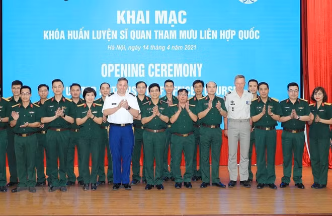 Le Vietnam accueille la formation des officiers d'état-major des Nations Unies ảnh 1