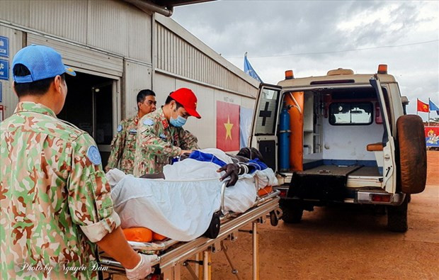 Victime d’une attaque cérébrale, un officier de l’ONU secouru par les médecins vietnamiens ảnh 1 Victime d’une attaque cérébrale, un officier de l’ONU secouru par les médecins vietnamiens ảnh 1