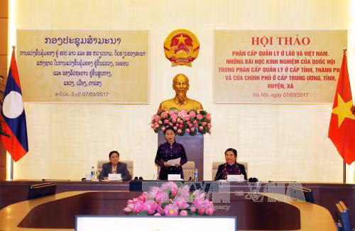 Vietnam-Laos : les AN discutent d'expériences de décentralisation de la gestion ảnh 1