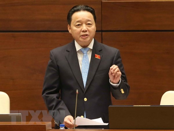 Des députés satisfaits des réponses du ministre des Ressources naturelles et de l’Environnement ảnh 1 Des députés satisfaits des réponses du ministre des Ressources naturelles et de l’Environnement ảnh 1