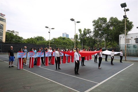 Une centaine de tennismen amateurs regroupés à Hanoï ảnh 1 Une centaine de tennismen amateurs regroupés à Hanoï ảnh 1