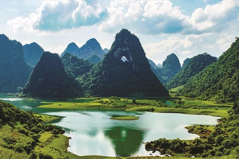 La région de la montagne percée à Cao Bang ảnh 1