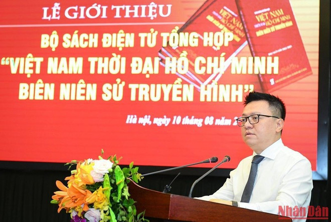 Présentation d’une série de livres d'histoire électroniques sur l'ère Hô Chi Minh ảnh 2 Présentation d’une série de livres d'histoire électroniques sur l'ère Hô Chi Minh ảnh 2
