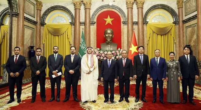 Le président reçoit les ambassadeurs d’Arabie saoudite, d’Afrique du Sud et de Belgique ảnh 2 Le président reçoit les ambassadeurs d’Arabie saoudite, d’Afrique du Sud et de Belgique ảnh 2