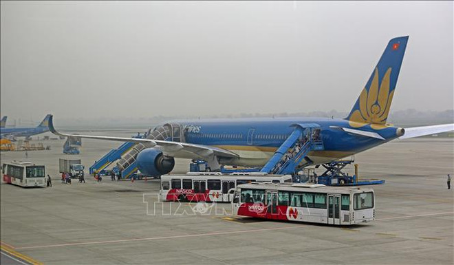 COVID-19 : Près de 450 Vietnamiens rapatriés de République de Corée ảnh 1